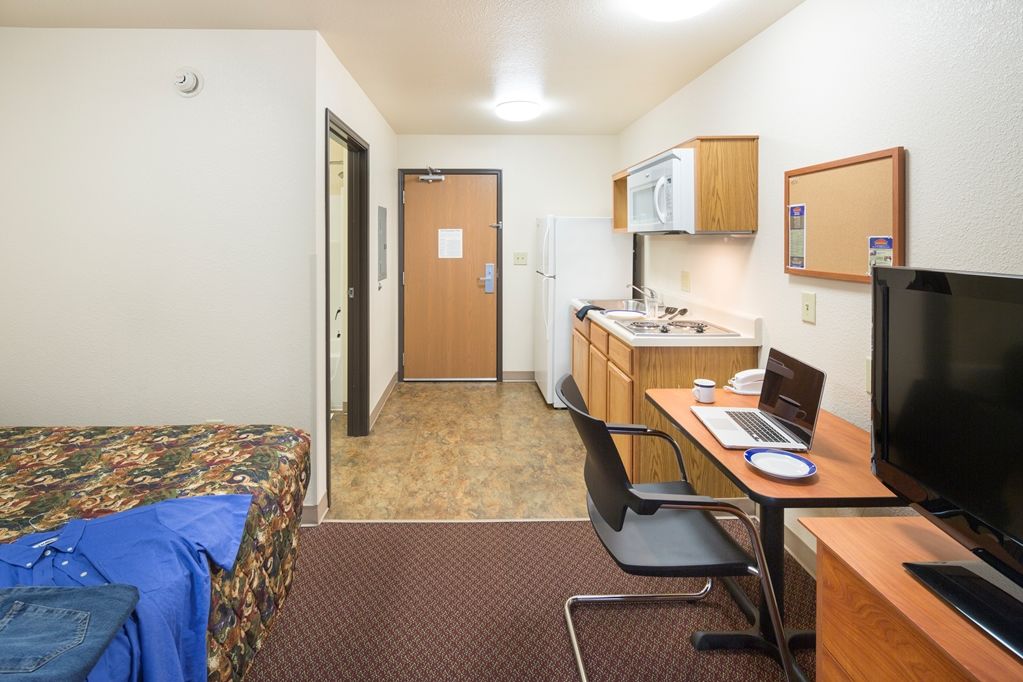 Woodspring Suites Holland - Grand Rapids Room photo